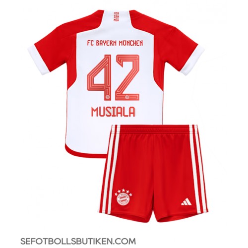 Bayern Munich Jamal Musiala #42 Replika Babykläder Hemma matchkläder barn 2023-24 Korta ärmar (+ Korta byxor)